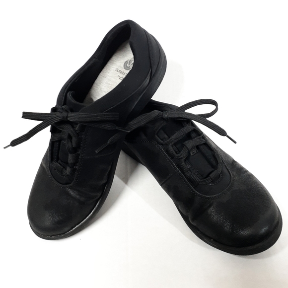 Clarks Shoes - Clark's Cloudsteppers Black Wetlook